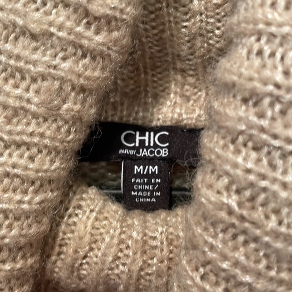 Beige turtleneck sweater - Picture 2 of 3